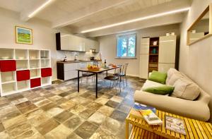 A kitchen or kitchenette at Al Teatro di Tavignano