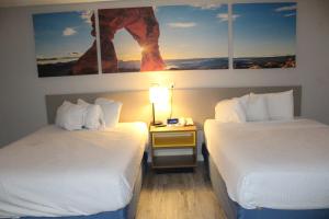 Postel nebo postele na pokoji v ubytování Days Inn by Wyndham Willcox