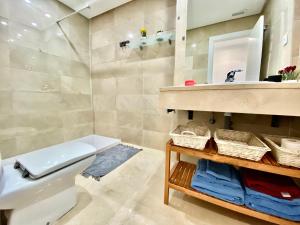 Zdjęcie z galerii obiektu Precioso Apartamento reformado en Dama de Noche w Marbelli