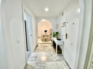Zdjęcie z galerii obiektu Precioso Apartamento reformado en Dama de Noche w Marbelli