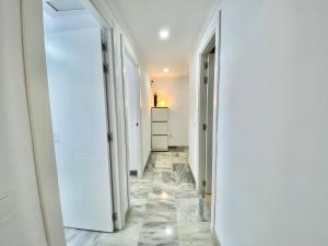 Zdjęcie z galerii obiektu Precioso Apartamento reformado en Dama de Noche w Marbelli