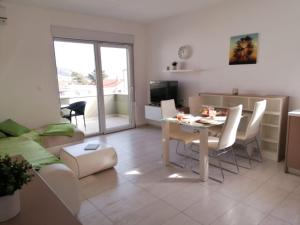 Posedenie v ubytovaní Apartment Mali San
