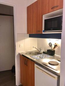 Photo de la galerie de l'établissement "Le Physalis" Élégant studio à 2 pas de Grenoble proche Tram, à Fontaine