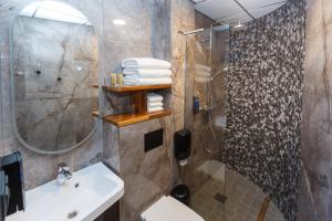 Koupelna v ubytování Tõrva Veemõnula Spaahotell