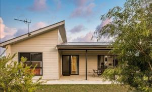 a house with a view of the front of it at Jalilla Village in Kingscote