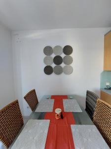 Tower Apartment with private terrace next to UNO客房内的一张或多张床位