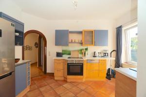 Kuchyň nebo kuchyňský kout v ubytování Ferienwohnung Seestern in zentraler Lage von Eckernförde