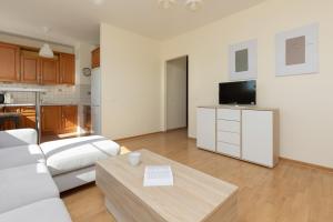 Kuchyňa alebo kuchynka v ubytovaní Belgradzka Apartment Warsaw by Noclegi Renters