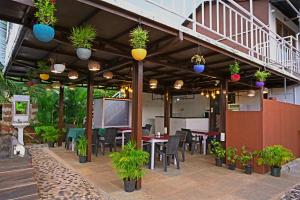 Reštaurácia alebo iné gastronomické zariadenie v ubytovaní Vedana Retreat Arambol