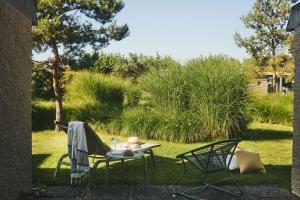 Hotel Bad Murtensee外面的花园