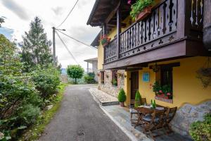 The building in which the holiday home is located