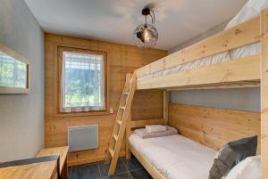 Posteľ alebo postele v izbe v ubytovaní Apartment Aiguille de Chamonix- Alpes Travel - Central Chamonix (sleeps 4)