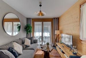 Televízia a/alebo spoločenská miestnosť v ubytovaní Apartment Aiguille de Chamonix- Alpes Travel - Central Chamonix (sleeps 4) + 18 fotografií