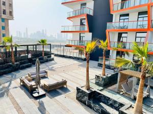 Balkón nebo terasa v ubytování Prime 1BR at Binghatti Avenue Al Jaddaf by Deluxe Holiday Homes