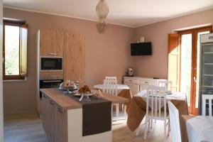 Kuhinja oz. manjša kuhinja v nastanitvi La Dimora del Croccio - Gole del Calore