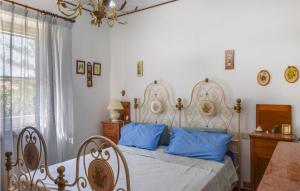 Fotografia z galérie ubytovania Stunning Home In Davoli With Kitchen v destinácii Davoli