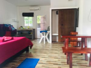Fotografie z fotogalerie ubytování Alif apartment 2 v destinaci Phra Ae beach