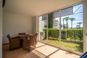 Ogród w obiekcie Apartamento con Increíbles Vistas al Campo de Golf - AN402LT