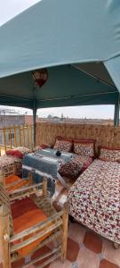 Postel nebo postele na pokoji v ubytování Riad chaoui house