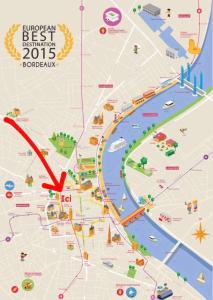 um mapa da cidade de Budapeste com uma seta vermelha em HOTEL DE VILLE BORDEAUX GRAND T2 STANDING em Bordéus