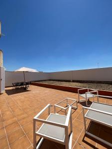A balcony or terrace at Preciosa vivienda con gran terraza, parking gratis