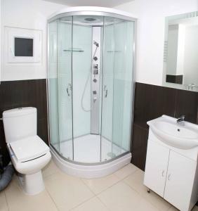 Koupelna v ubytování Hotel Otopeni