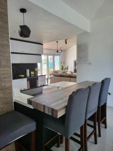 Foto de la galería de Holiday Retreat with Private Pool and Amazing Views en Toa Baja