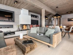 Khu vực ghế ngồi tại Chalet 10 pers. - Spa, Sauna, Proche Centre et Téléphérique - FR-1-198-213