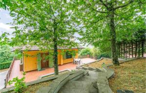 Vonkajšia záhrada v ubytovaní 3 Bedroom Beautiful Home In Marliana