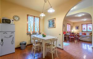 Posedenie v ubytovaní 3 Bedroom Beautiful Home In Marliana