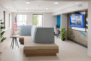 TV i/ili multimedijalni sistem u objektu Wingate by Wyndham Fishkill