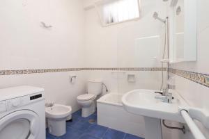 Kúpeľňa v ubytovaní Precioso y luminoso apartamento Calle Corredera. Casco Histórico + 8 fotografií