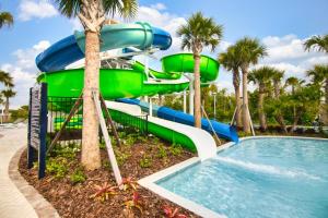 Bazén v ubytování Windsor Island Resort 10 Bedroom Home Private Pool Near Disney nebo v jeho okolí