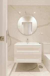 Fotografie z fotogalerie ubytování DELUXE APARTMENT NEAR GRAN VIA v destinaci Madrid