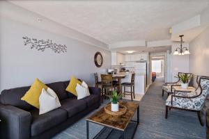 Posezení v ubytování Sunrise & Beach View - Daytona Beach Resort - No Pools