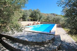 Πισίνα στο ή κοντά στο Family friendly house with a swimming pool Draga Bascanska, Krk - 19204