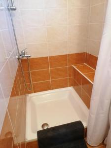 Łazienka w obiekcie Teubel apartman 5