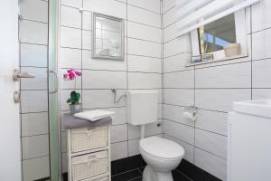 Fotografia z galérie ubytovania Holiday house with a swimming pool Omis - 19020 v Omise