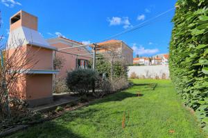 Fotografia z galérie ubytovania Family friendly house with a parking space Trogir - 19247 v Trogiri