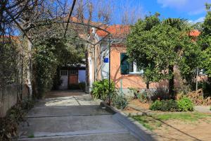 Fotografia z galérie ubytovania Family friendly house with a parking space Trogir - 19247 v Trogiri