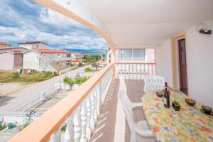Balkón alebo terasa v ubytovaní Apartments by the sea Vir - 19096 + 5 fotografií