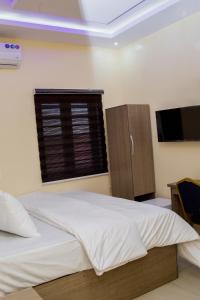 Katil atau katil-katil dalam bilik di MITOS LUXURY SUITES (BODE THOMAS)