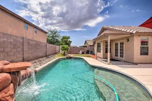 Bassein majutusasutuses Family-Friendly Goodyear Home with Private Pool või selle lähedal