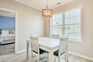 リホボスビーチにあるRehoboth Beach Condo with Patio 5 Mi to Ocean!のギャラリーの写真
