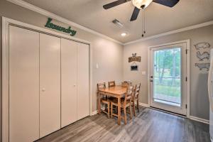 Fotografie z fotogalerie ubytování Lovely High Point Abode about 2 Mi to University! v destinaci High Point