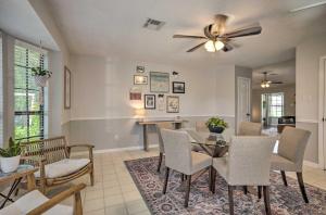 Posezení v ubytování Pet-Friendly Bryan Home Less Than 5 Mi to Texas A and M!