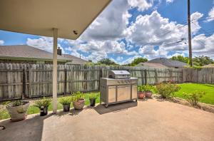 Zahrada ubytování Pet-Friendly Bryan Home Less Than 5 Mi to Texas A and M!