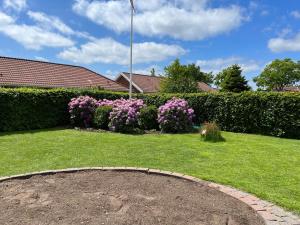Casa Markskellet, Billund - hygge og leg for alle外面的花园