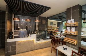A kitchen or kitchenette at Hotel Tapas