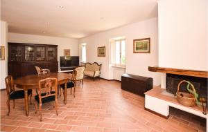 Zona d'estar a Cozy Home In Rieti With Kitchen